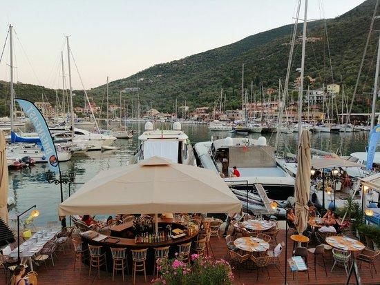 Vibes All Day Dinning Experience