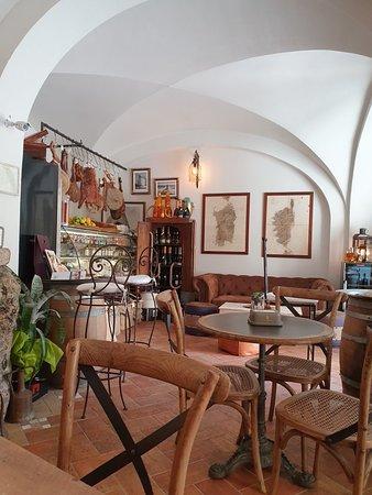 Maison et Charme Wine Food Boutique