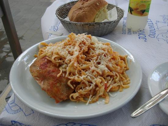 O Platanos Restaurant