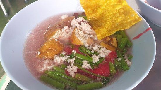 Lung Nid Pork Noodle Shop