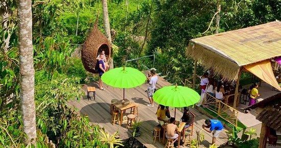 Cepung Lounge & Restaurant