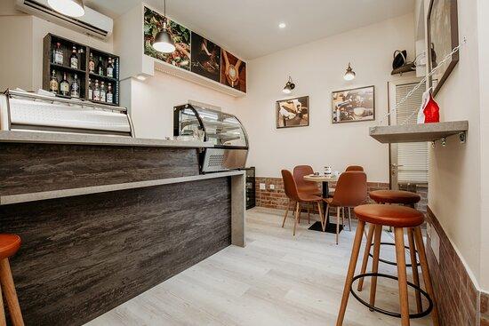 Calm Wins Coffee & Cocktails