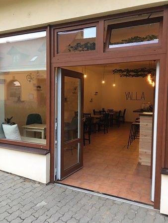 Yalla bar