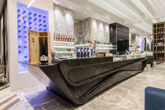 Grey Bar Bistrot & Restaurant