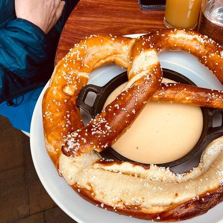 pflucke Bavarian Grillhaus & Biergarten