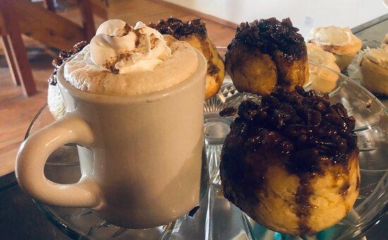 Three Chicks Bakery And Deli