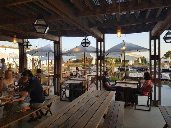 Craveiral FarmTable by Alexandre Silva