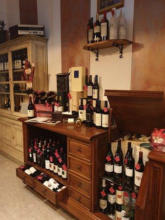 Primo wine and cocktail bar