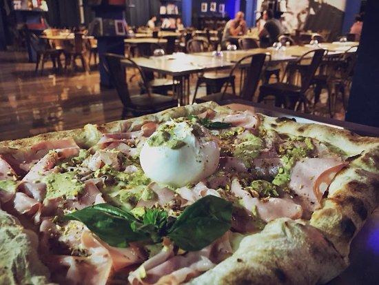 Pulcine - pizza in brace Gourmet