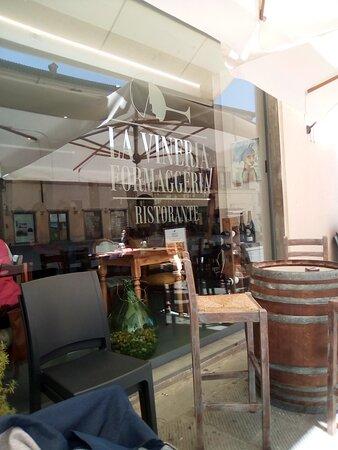 La Vineria Formaggeria