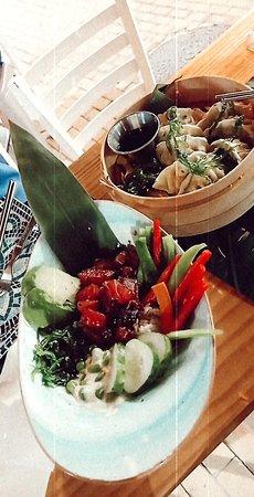 Mohana Brunch & Cocktails