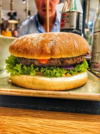 HANS IM GLUECK Burgergrill & Bar