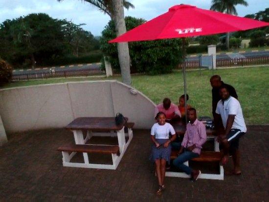 Zini Shisanyama Lounge + Bar