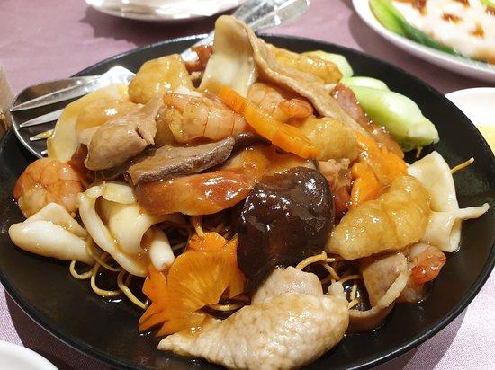 Chinese Restaurant Golden Lake Hotel