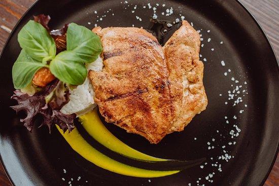 Giga Testverek Special Street Food Center