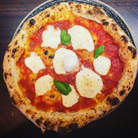 Ammo Pizza Napoletana