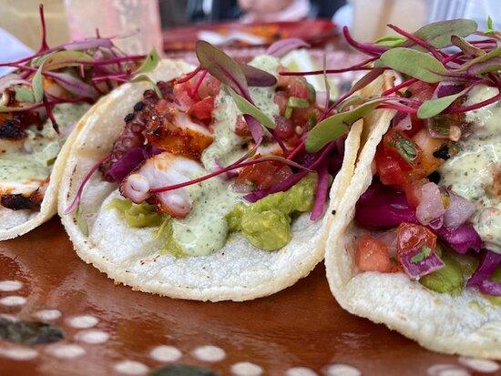 Mama's Tacos