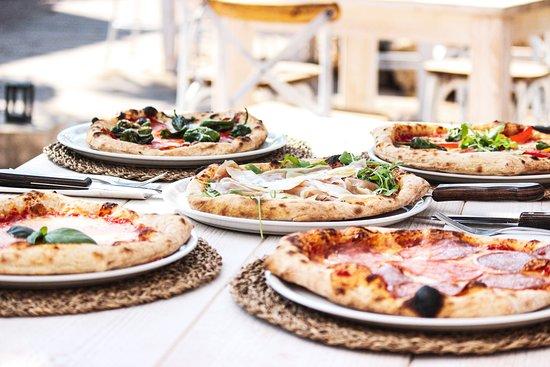 Henry Likes Pizza Santanyi