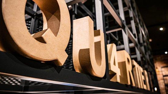 QU4RTIER Restaurant & Bar