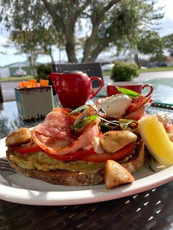 Marks Point Post Office & Cafe
