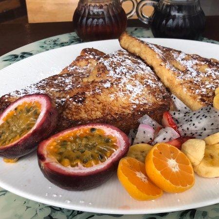 Mayy's Cafe & Bistro