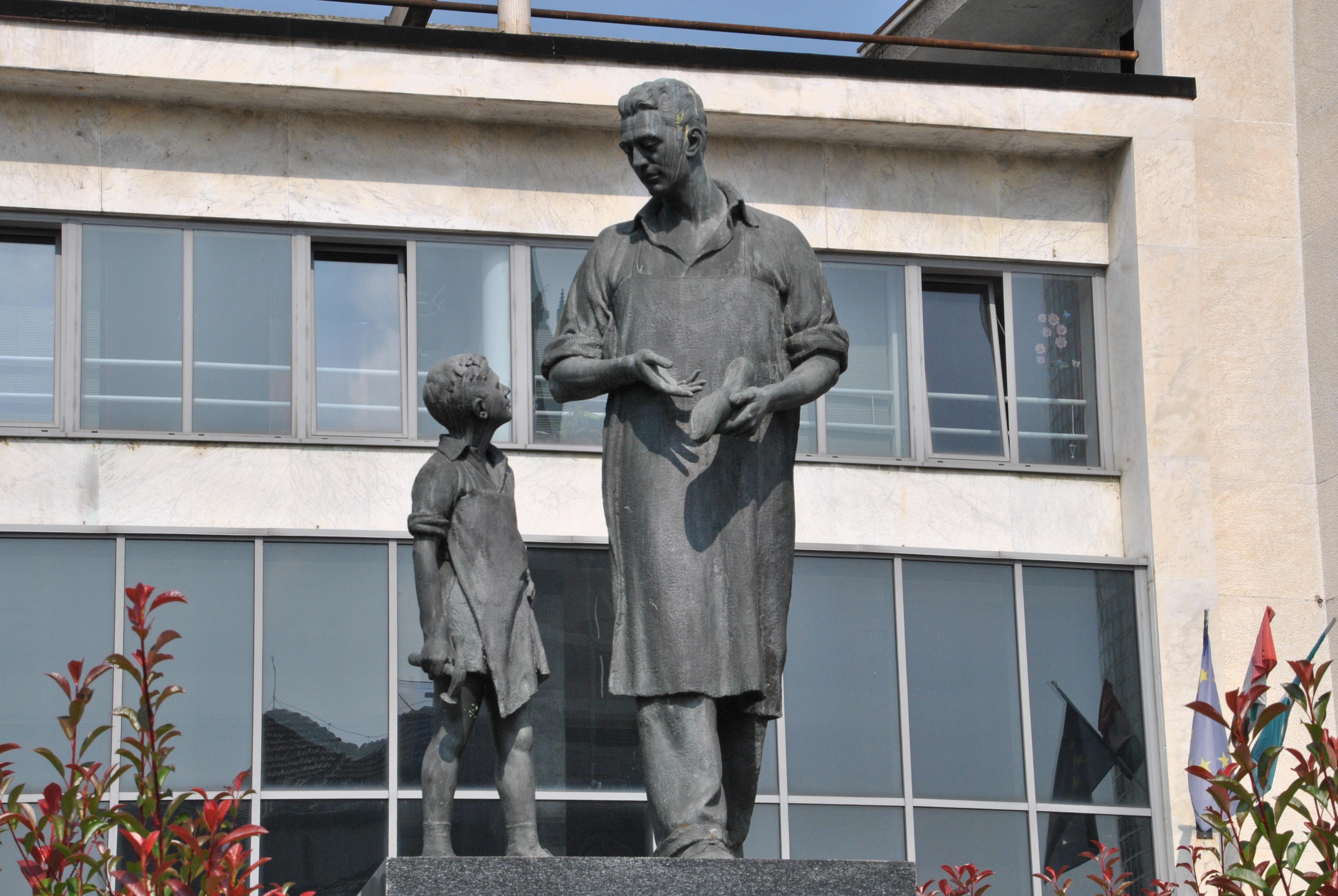 Monumento al Calzolaio d'Italia