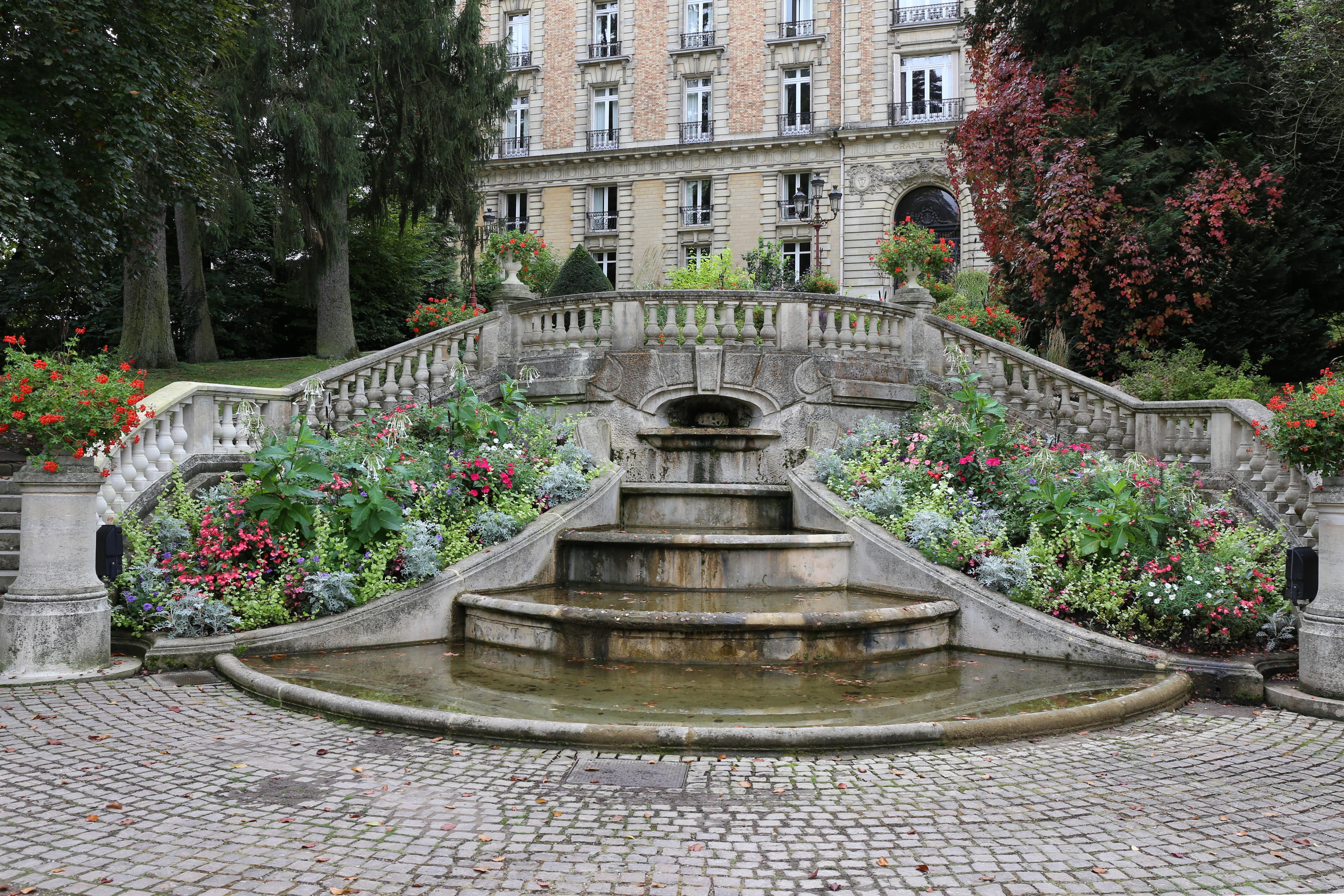 Grand escalier du Parc thermal
