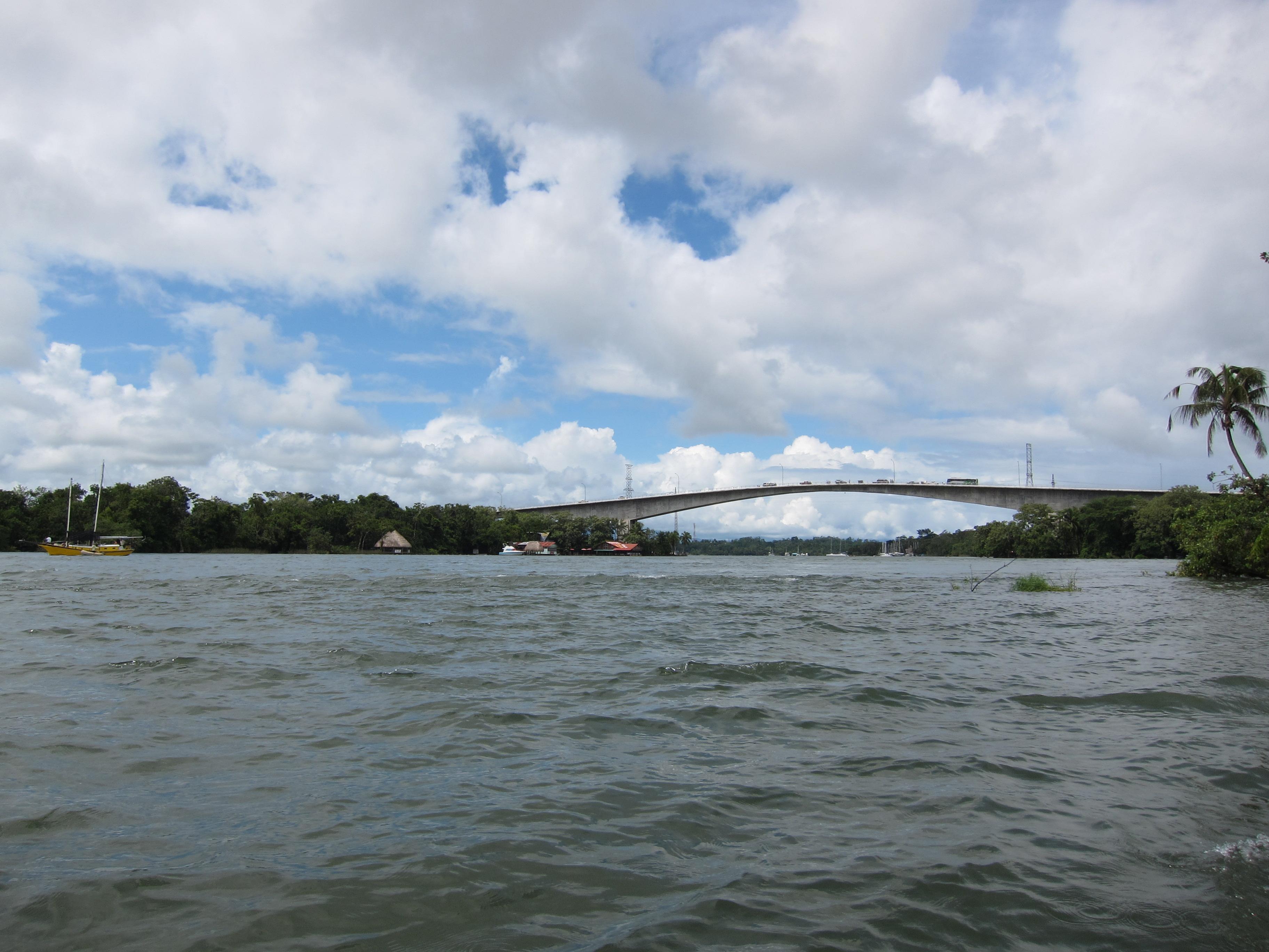 Puente de Río Dulce