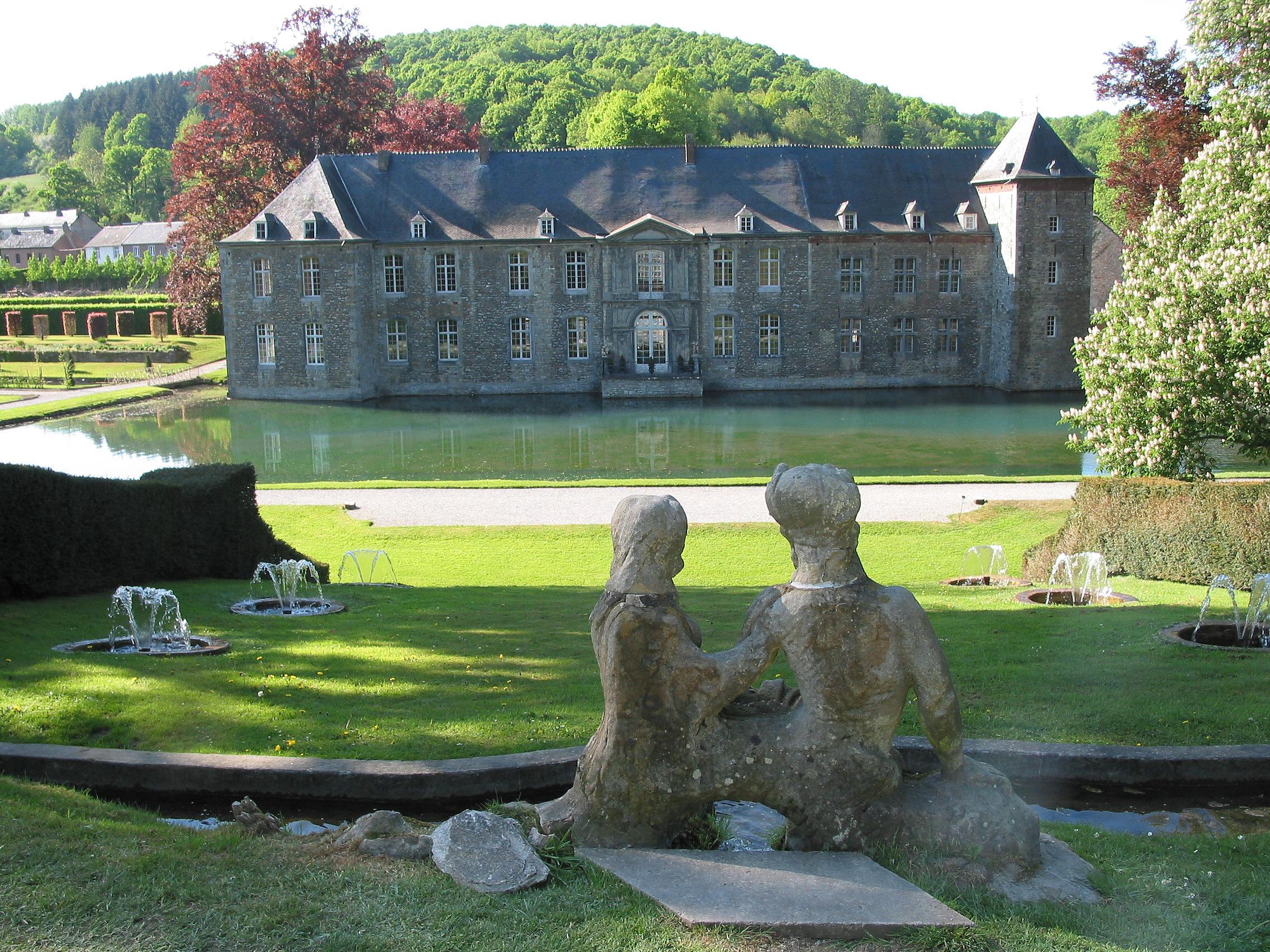 Annevoie Castle