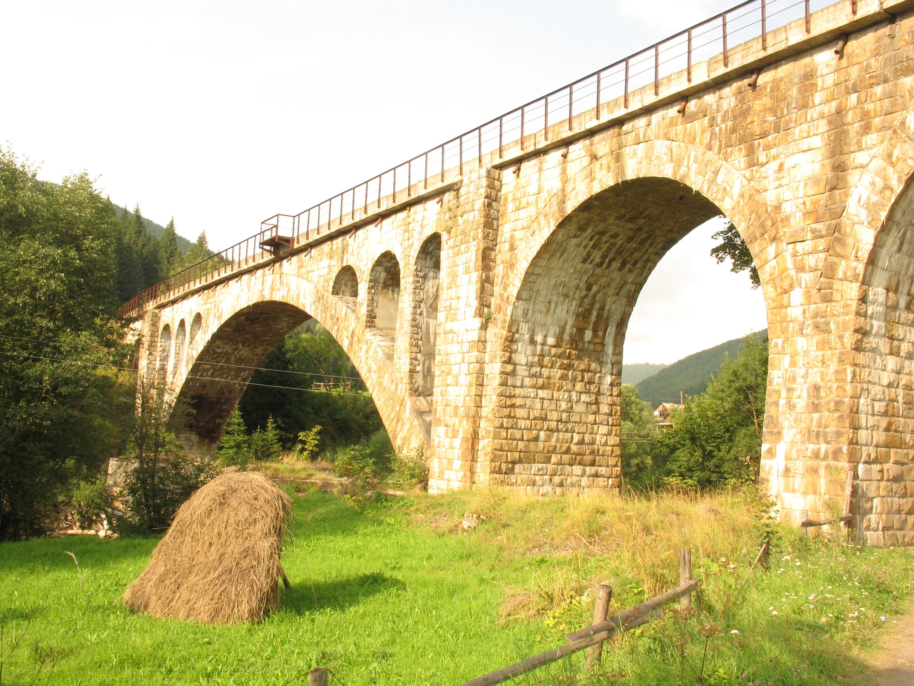 Zaliznychnyy Mist-Viaduk