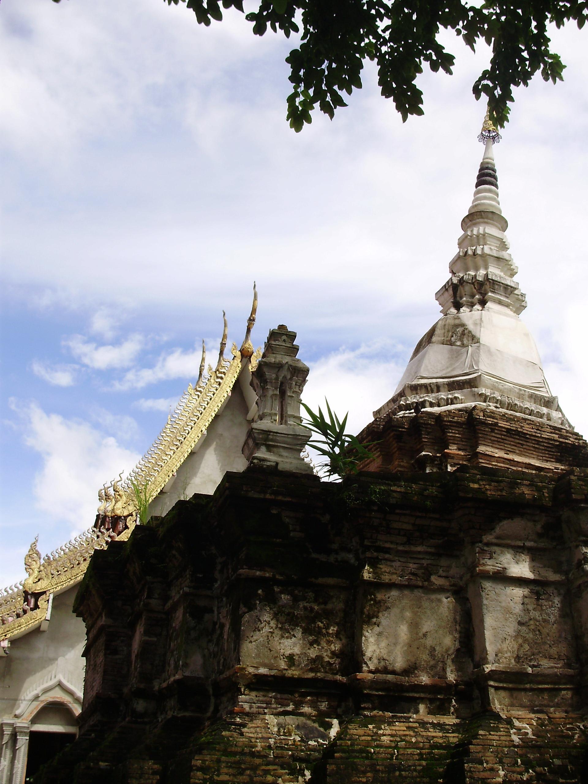 Wat Phra Chao Lan Thong