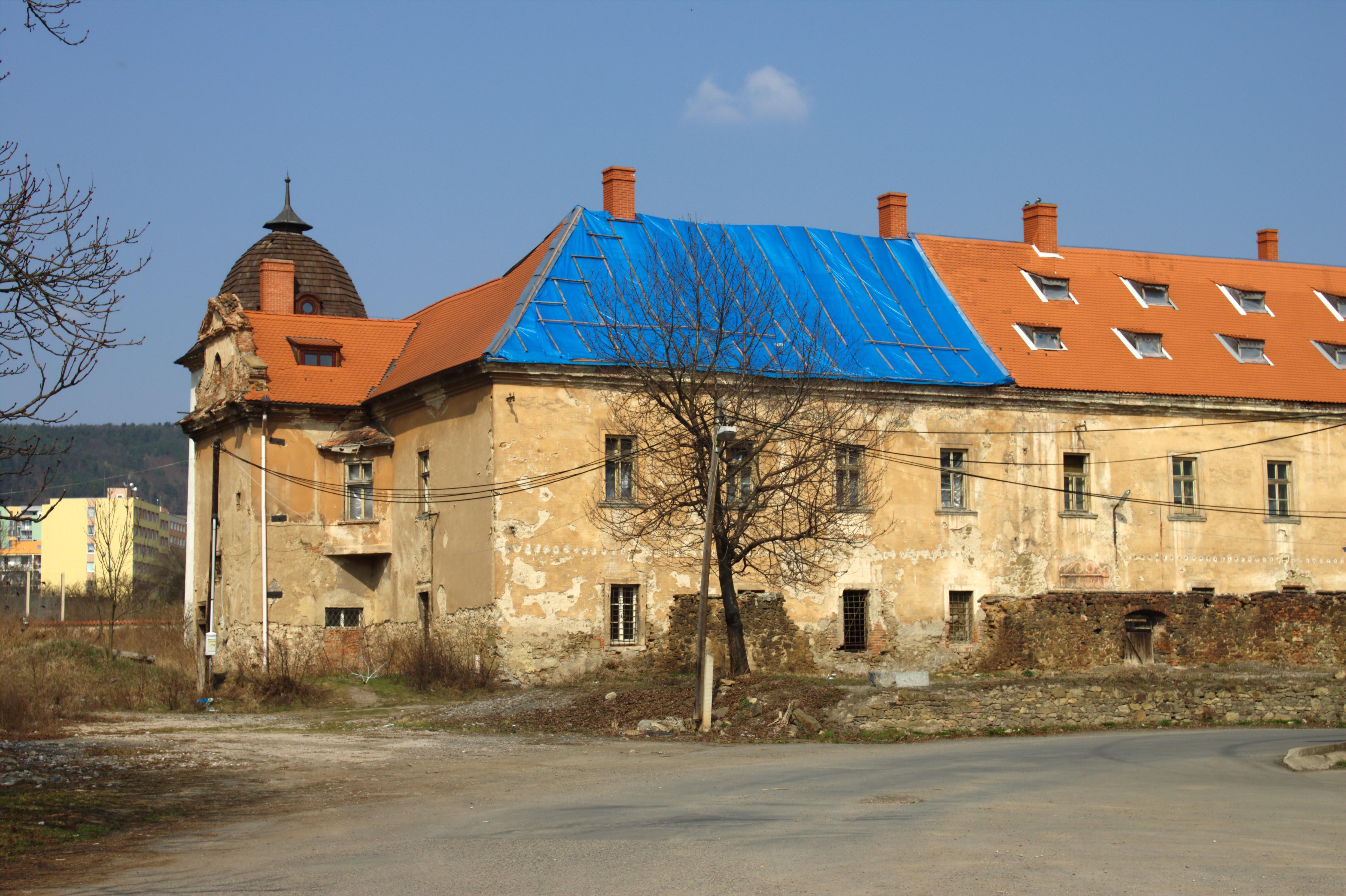 Kraluv Dvur Chateau