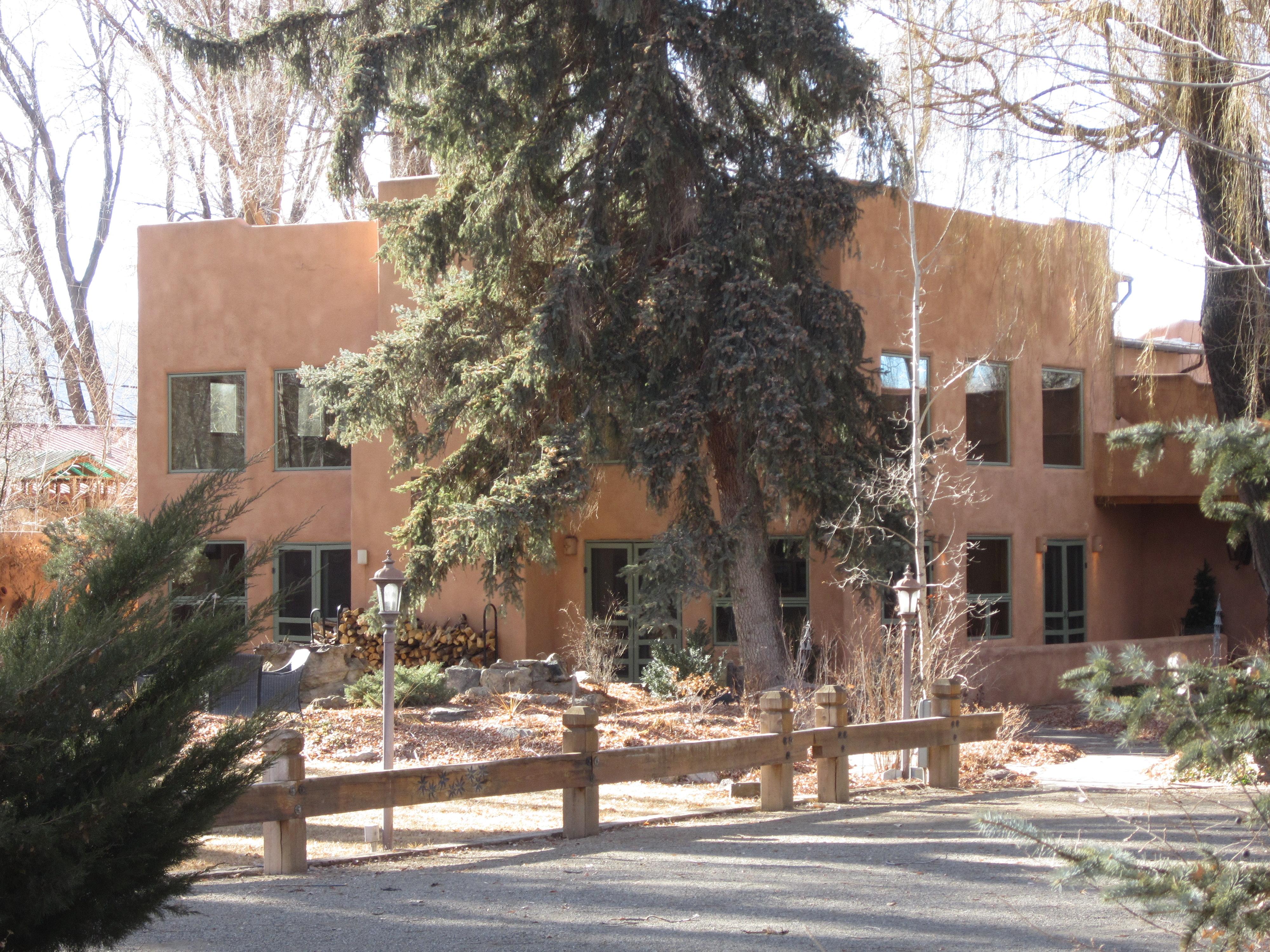 E. Martin Hennings House and Studio Historic District