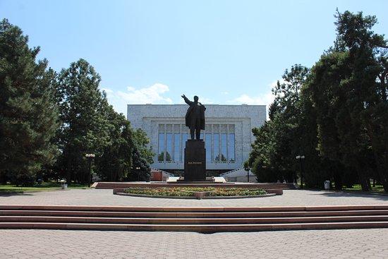 Vladimir Lenin Statue
