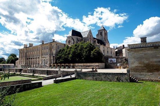 Abbaye royale de Celles-sur-Belle