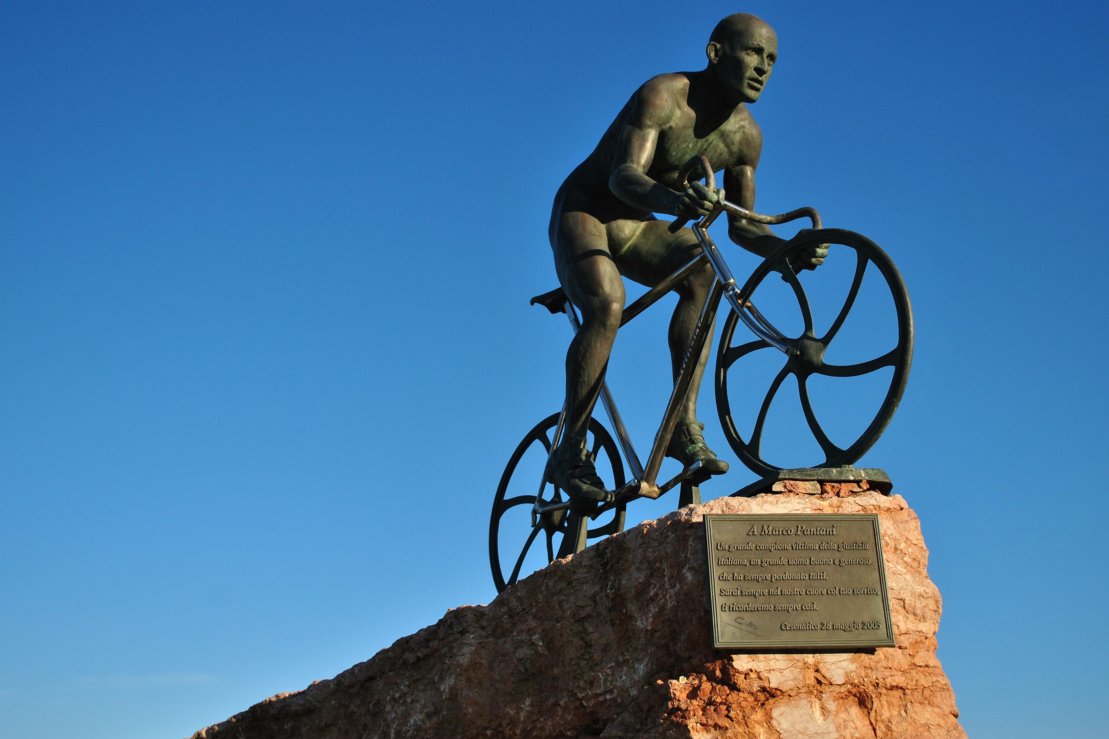 monumento a Marco Pantani