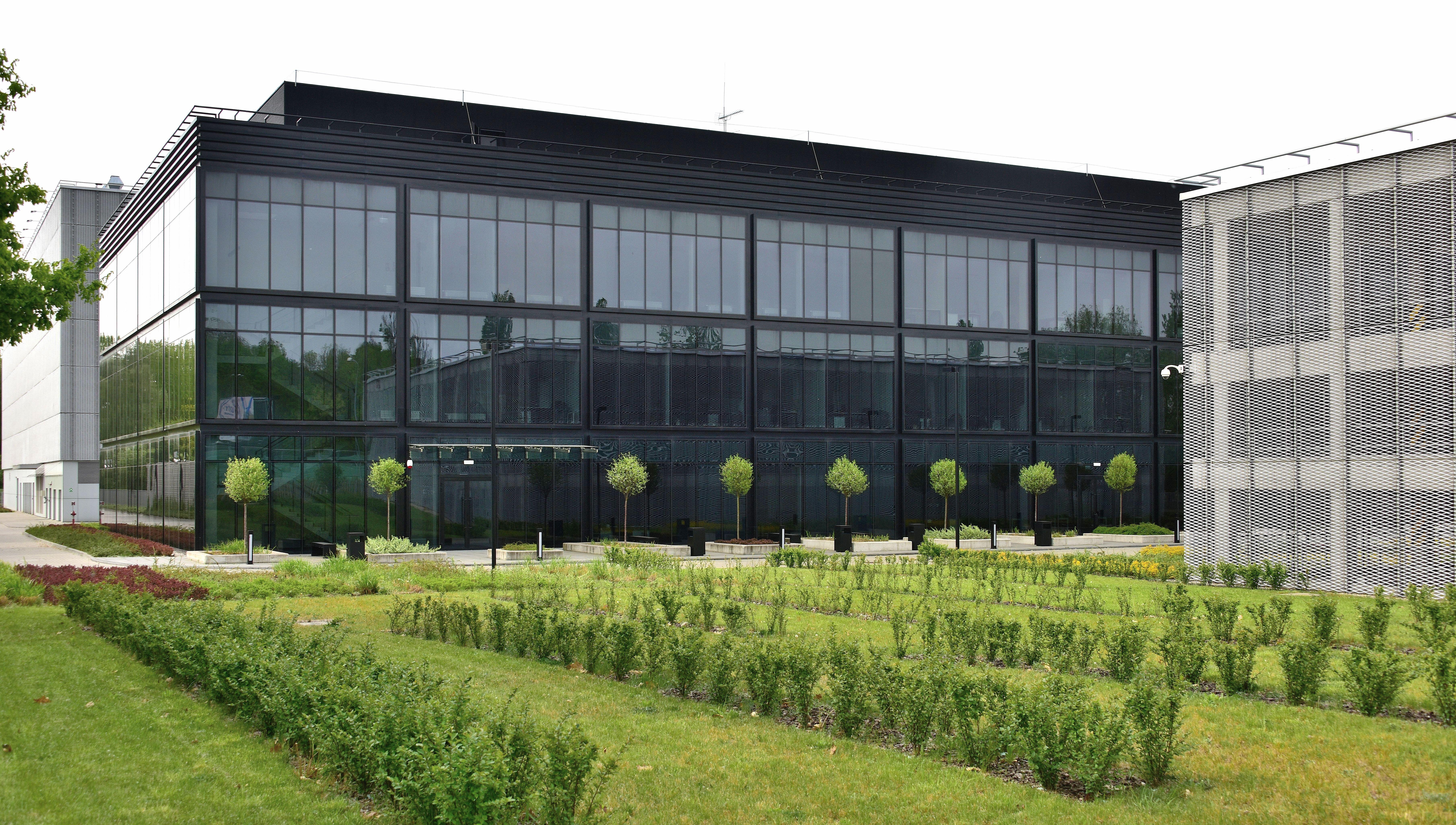 Centrum Zaawansowanych Materialow i Technologii CEZAMAT