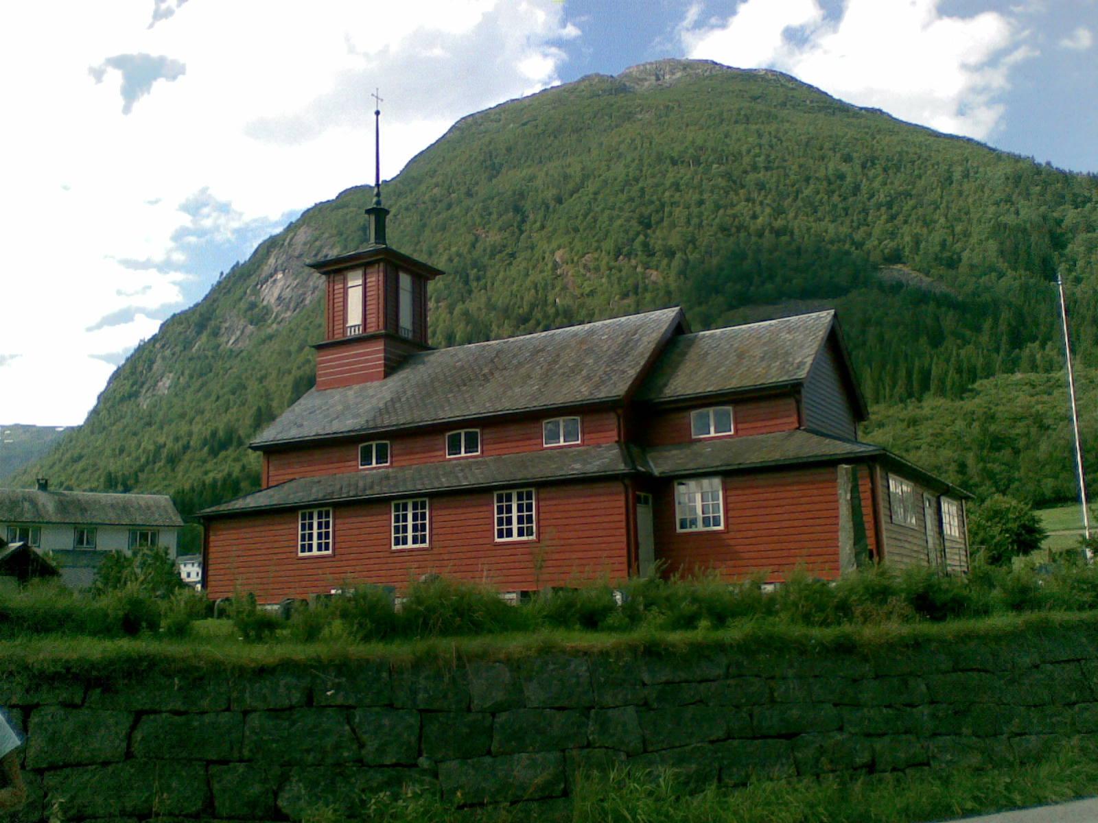 Fjaerland kyrkje