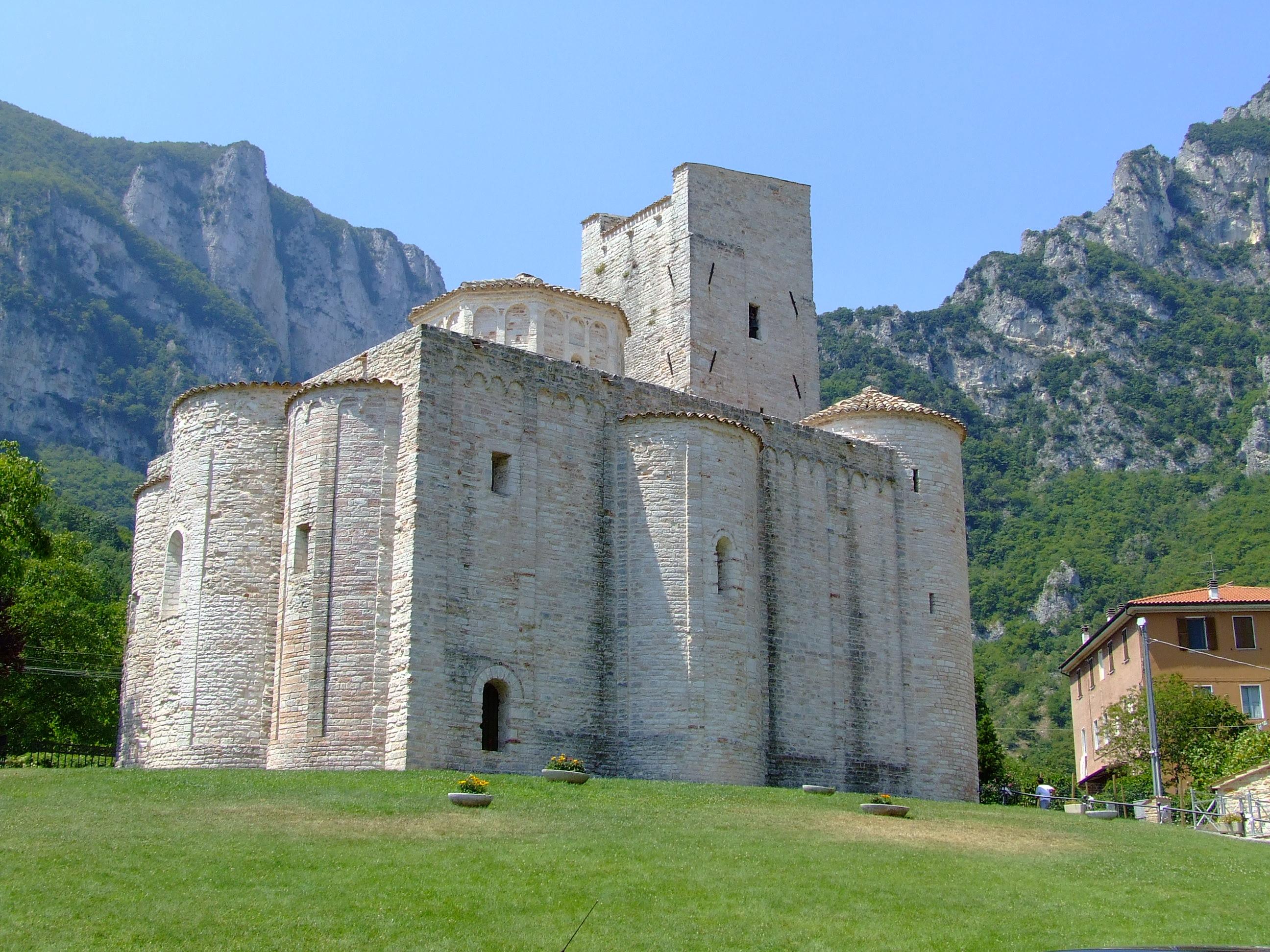 Abbazia di San Vittore delle Chiuse
