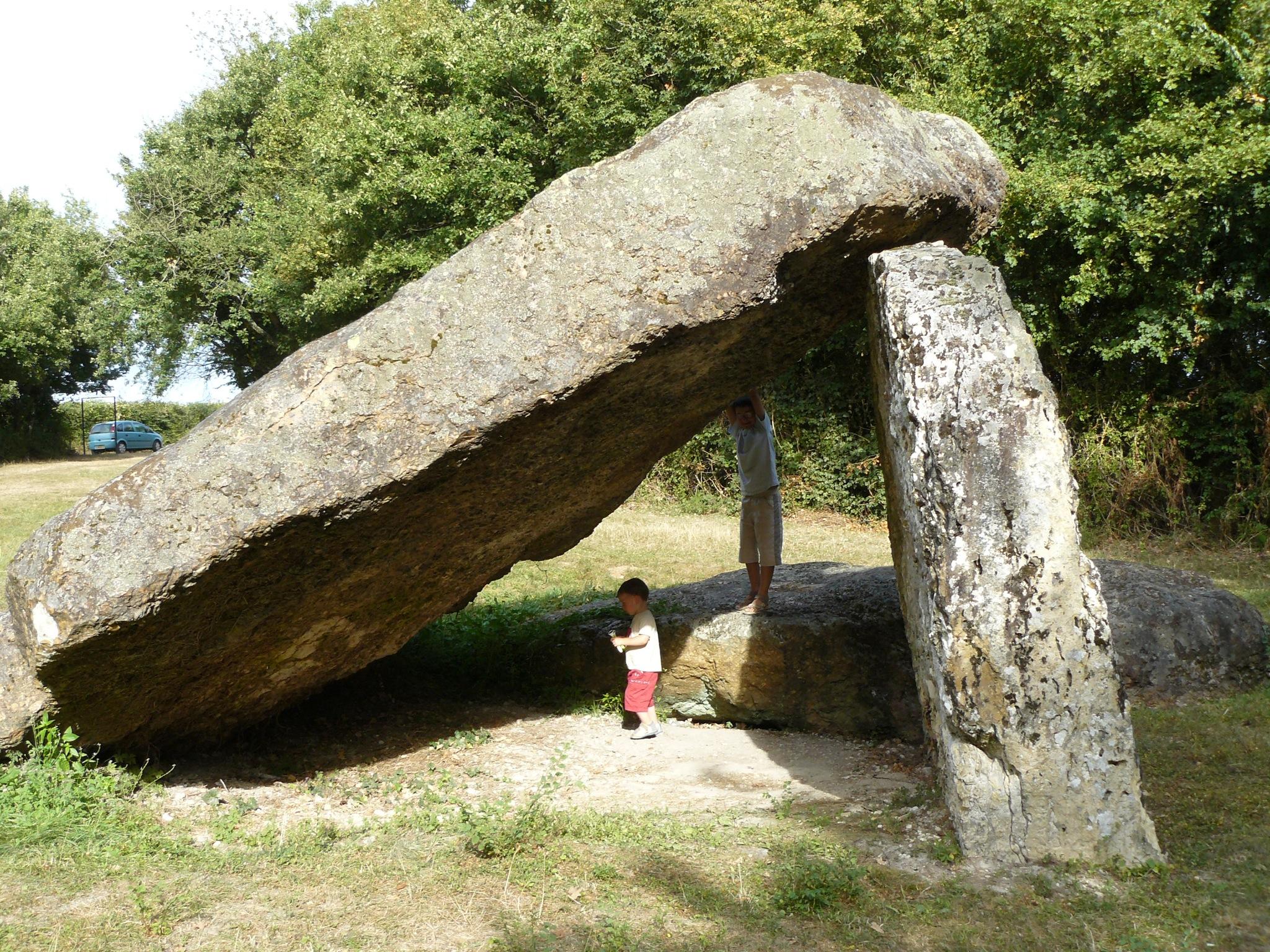 Dolmen dit Les Palets-de-Gargantua