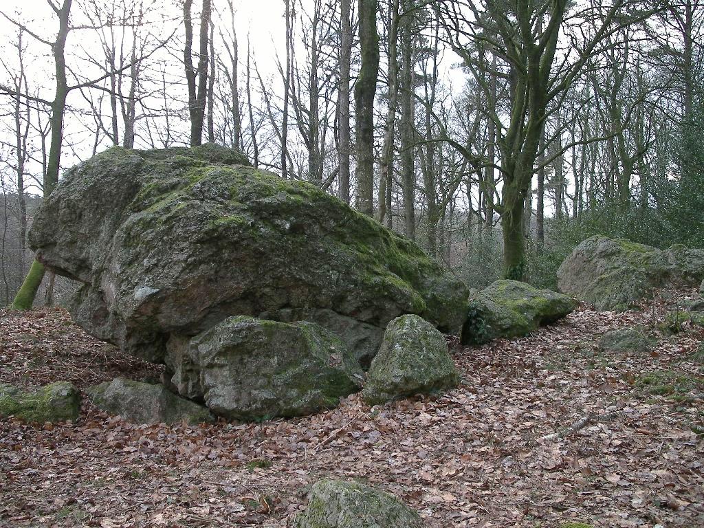 Dolmen dit Pierre Dialan