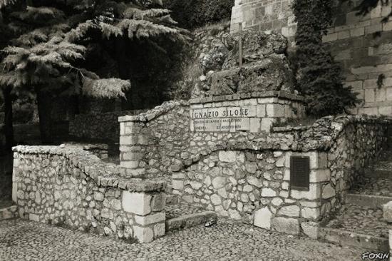 Tomba Di Ignazio Silone