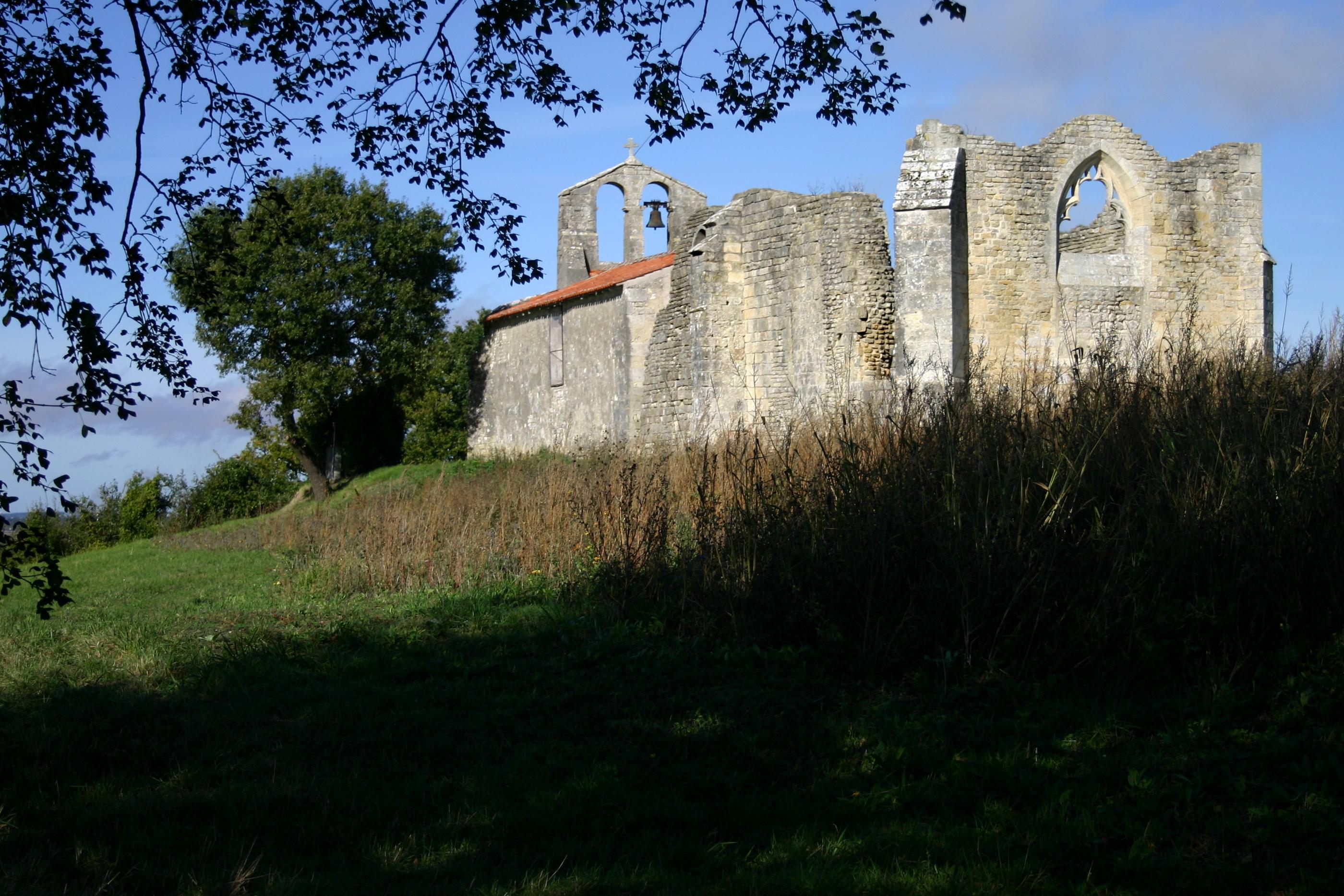 église Saint-Pierre de Puyrolland