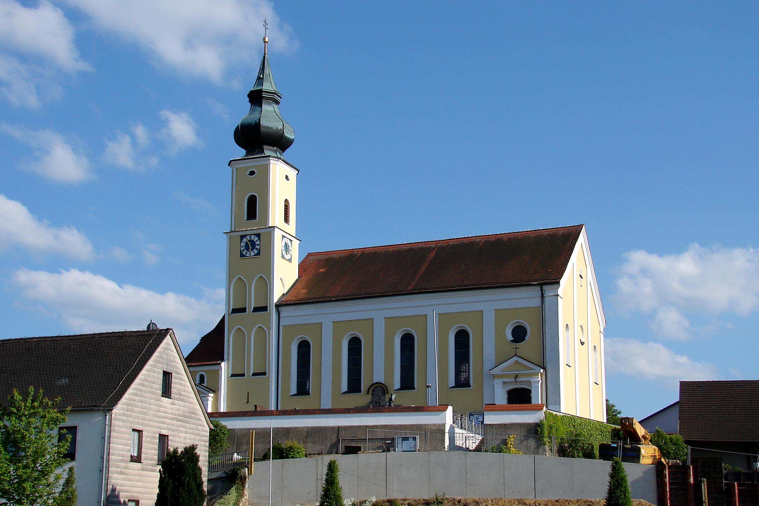 Katholische Pfarrkirche Heilig Kreuz und Schmerzhafte Muttergottes