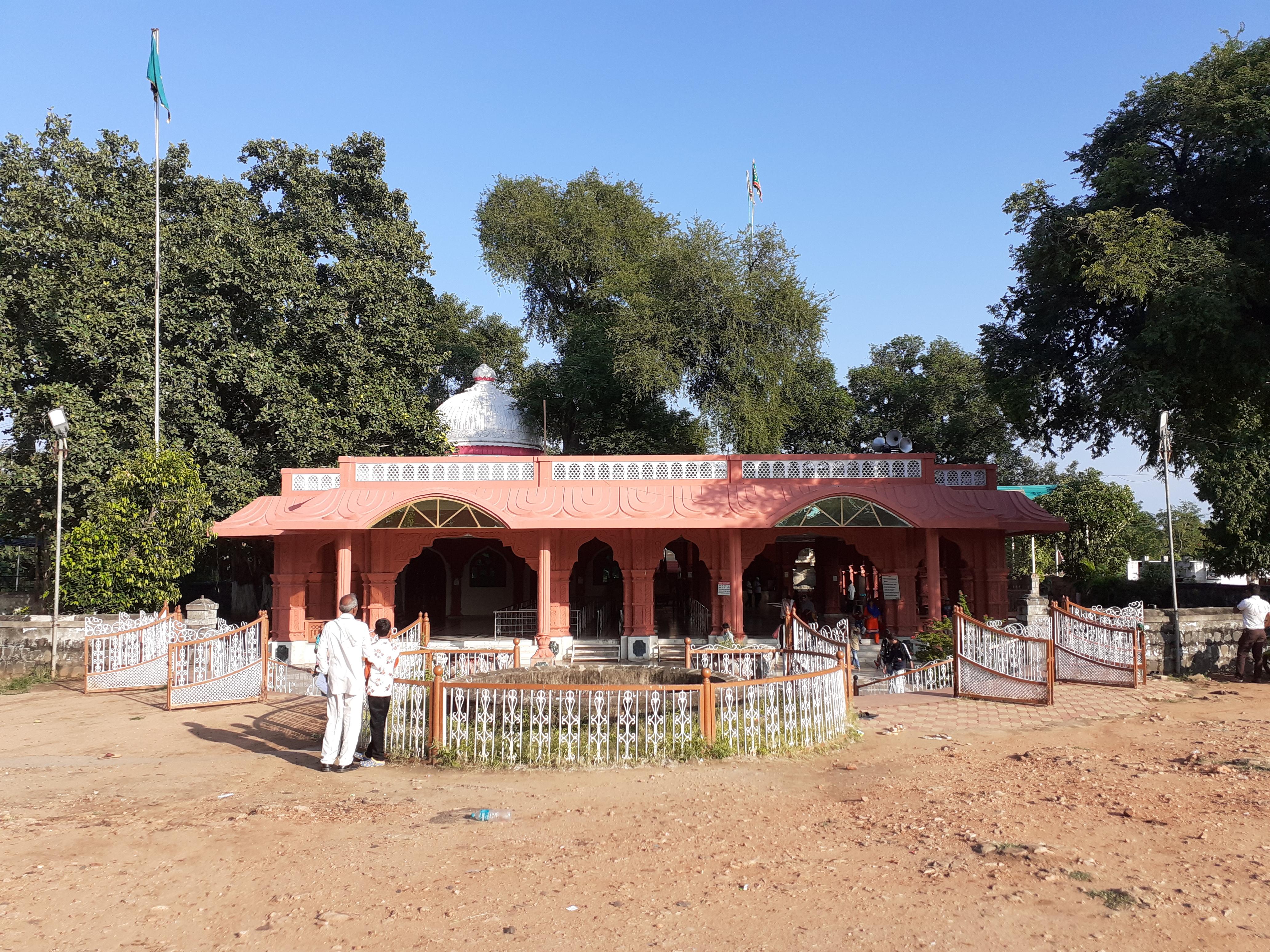 Waki Dargah