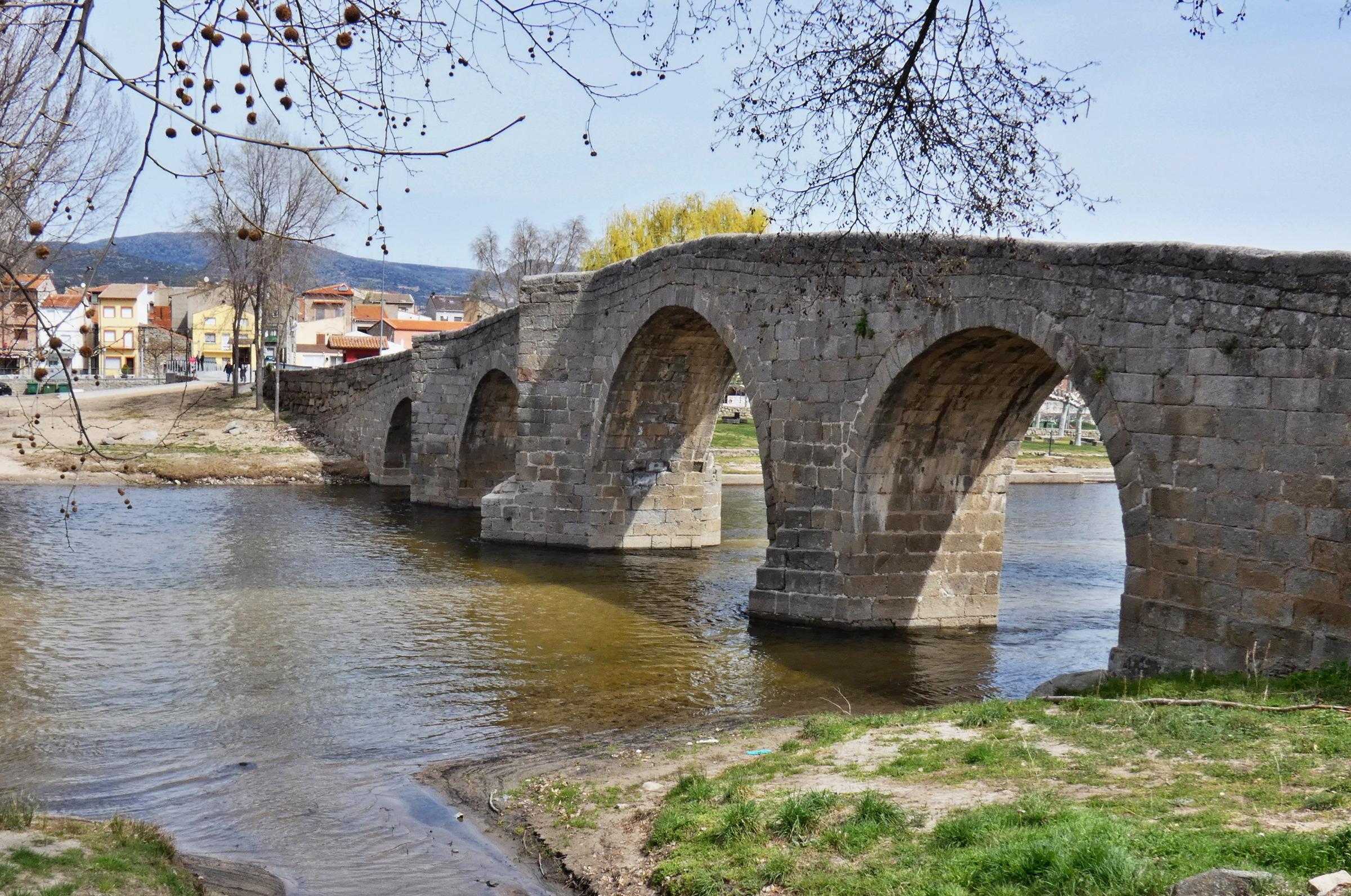 Puente Viejo de Navaluenga