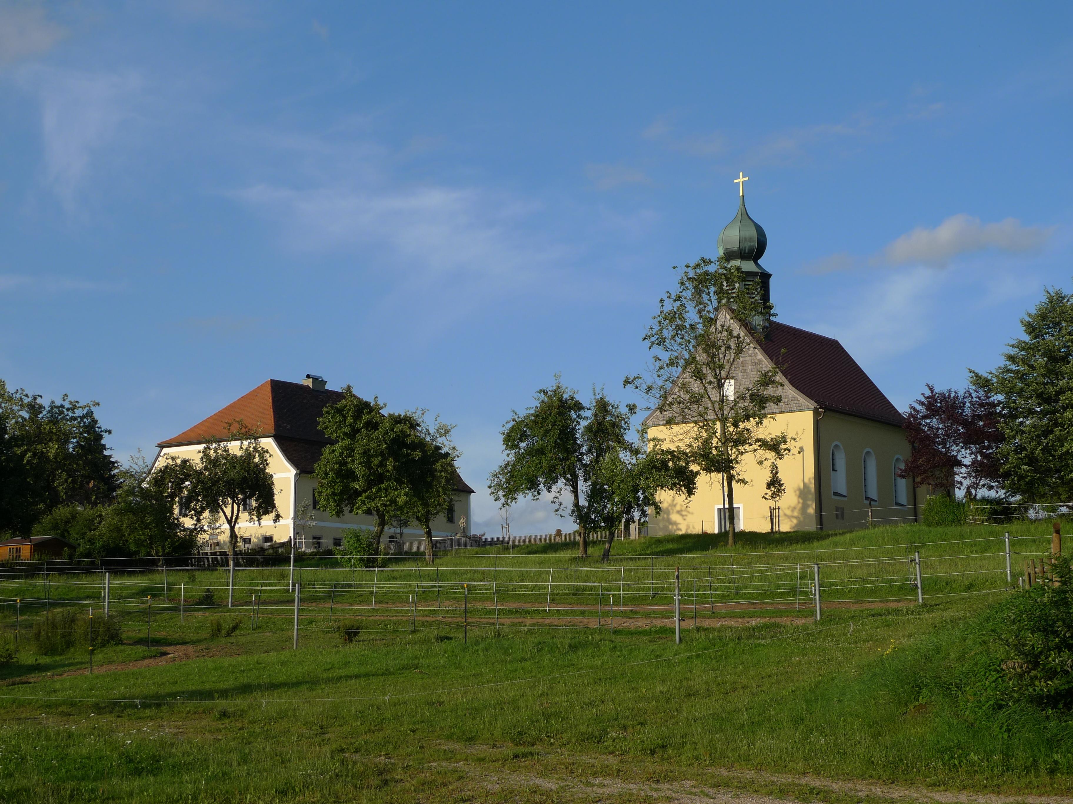 Katholische Kuratiekirche St. Anna und Sebastian