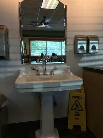 Smithfield's Chicken 'N Bar-B-Q