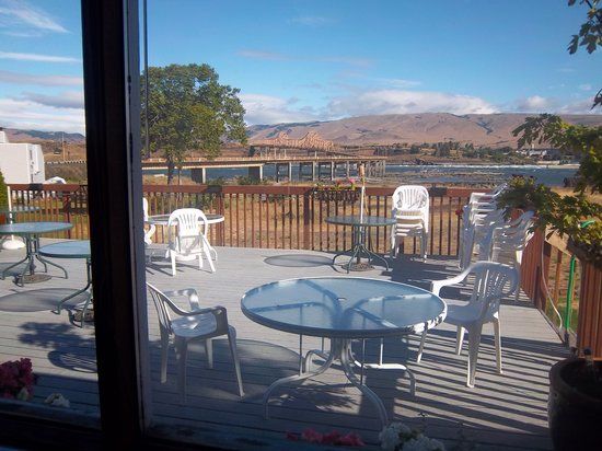 Columbia Portage Grill