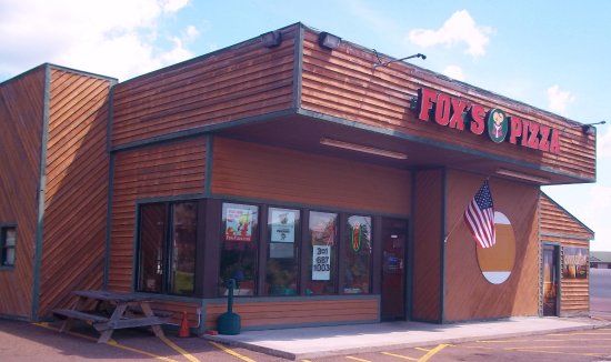 Fox's Pizza Den